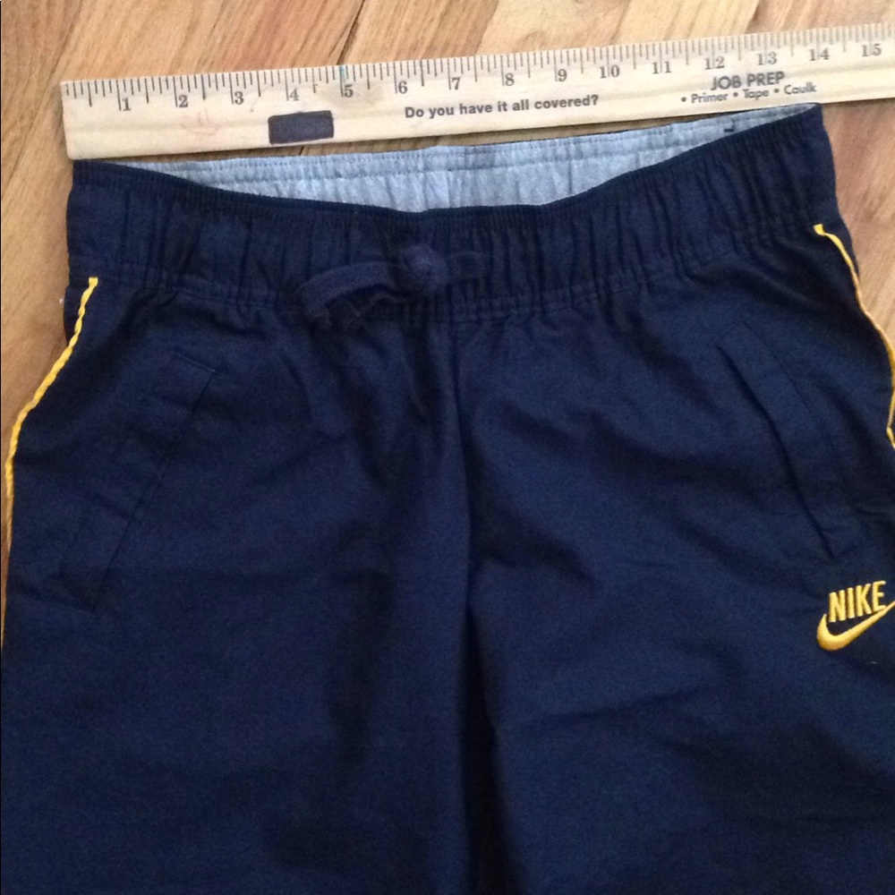 Nike Capri - Picture 2 of 3